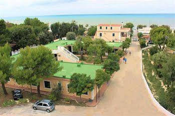 Hotel Residence Adria Rodi Garganico Buitenkant foto