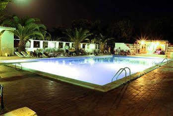Hotel Residence Adria Rodi Garganico Buitenkant foto